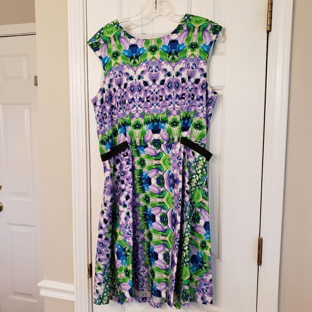 Gabby Skye green floral design dress